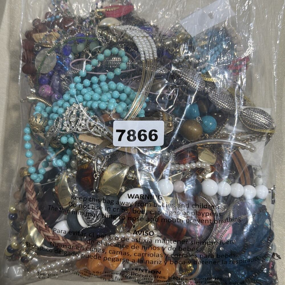 Jewelry Lot Craft Junk Harvest Wearable Mix 4 lbs - Picture 10 of 10